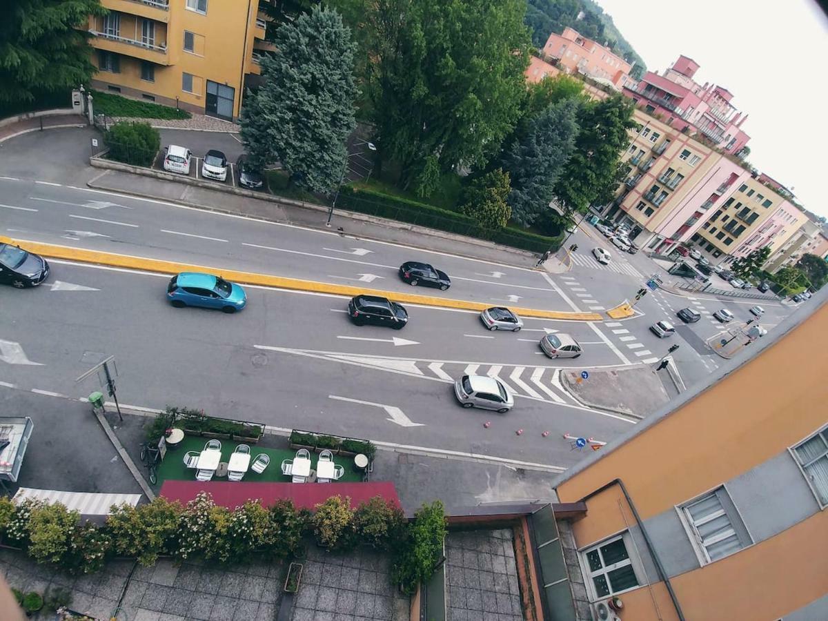 Appartamento Con Terrazzo Zona Ospedale Civile Brescia Exterior photo