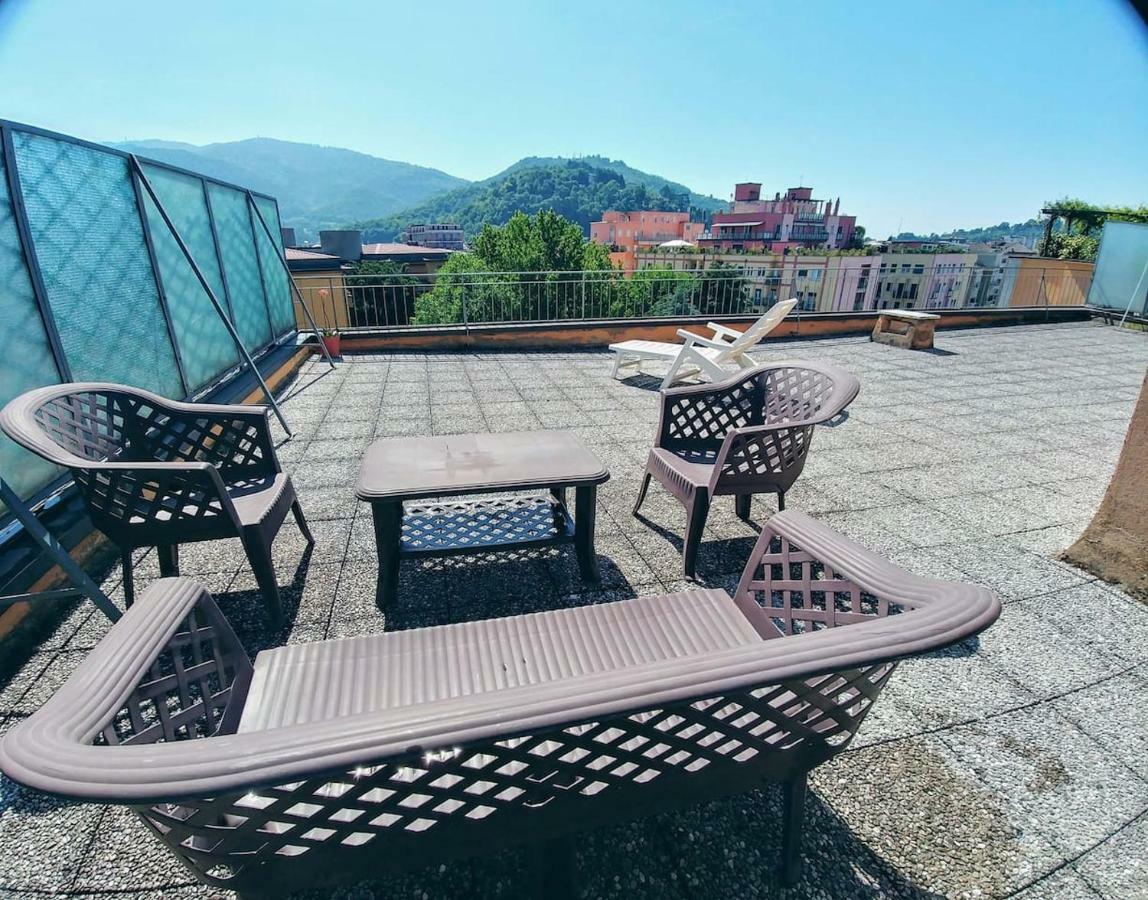 Appartamento Con Terrazzo Zona Ospedale Civile Brescia Exterior photo